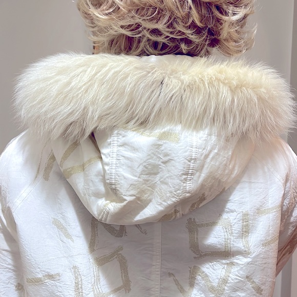 INNOVATION BY IZZI FOX HOODIE - Picture 5 of 12